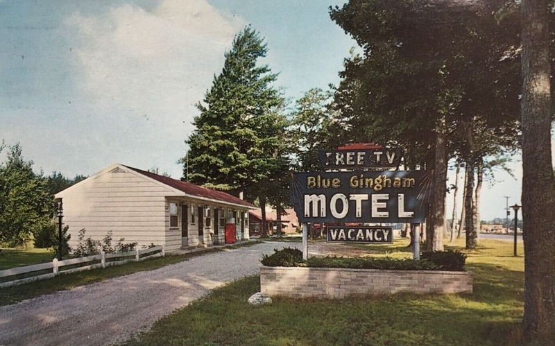 Blue Gingham Inn And Motel - Vintage Postcard